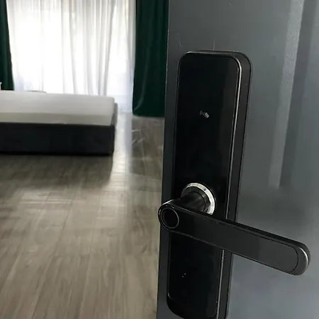 Gabriel 2 King Bed Нэводари