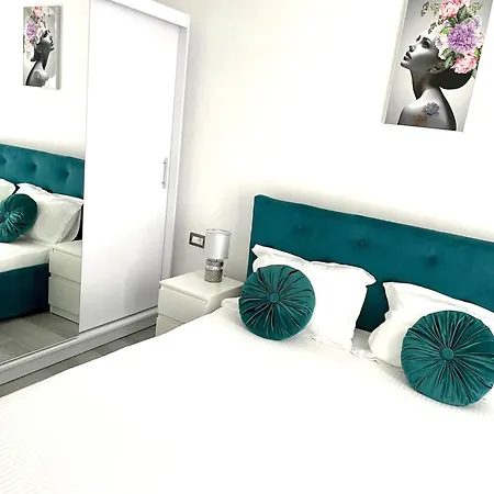 Gabriel 2 King Bed Апартаменты *